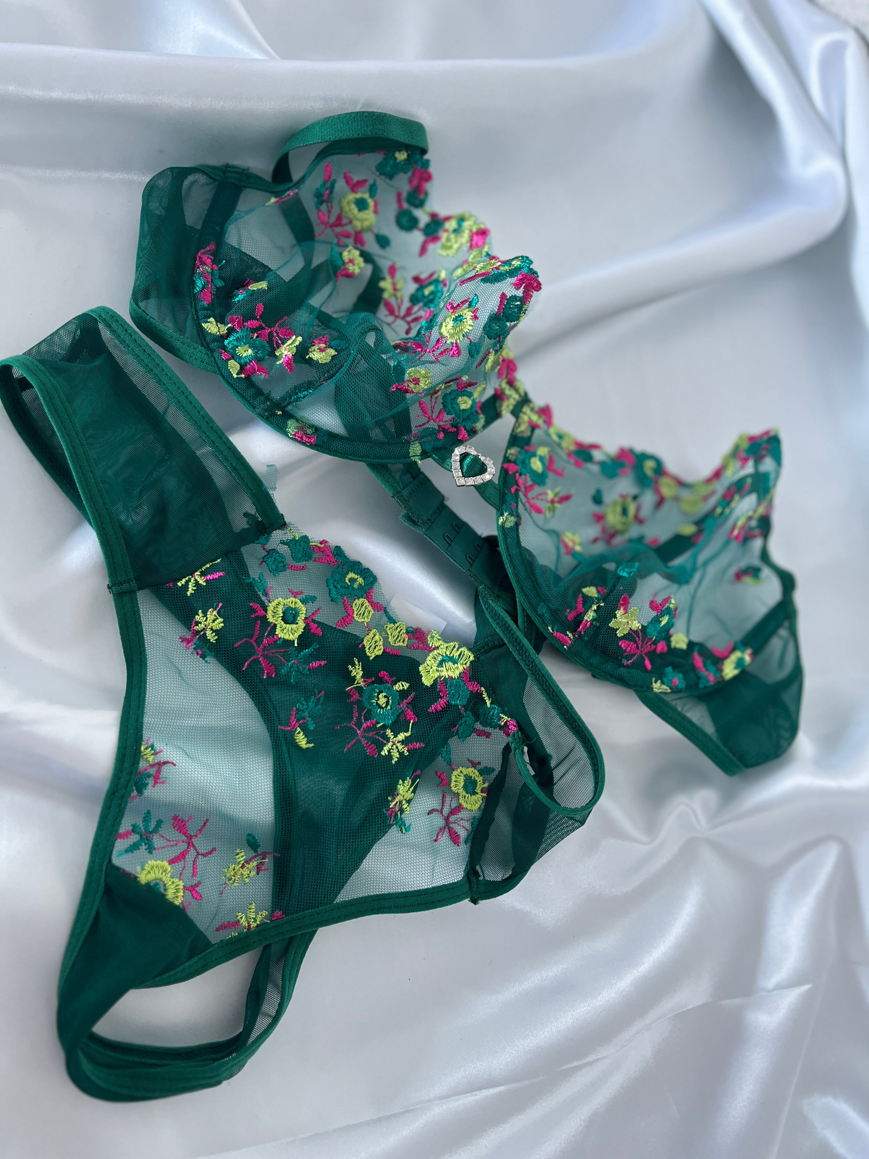 Emerald Envy Lace Set